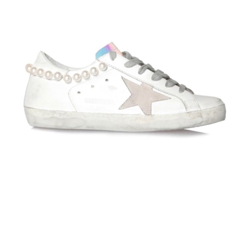 ISO Golden Goose pearl superstar